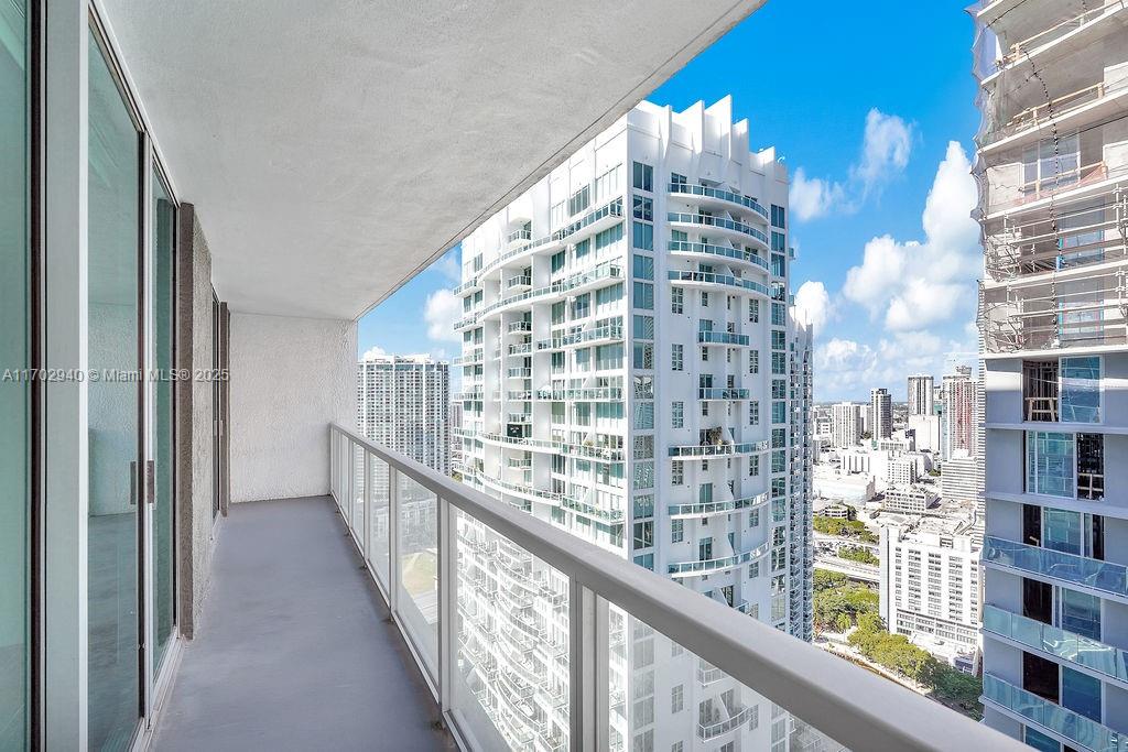55 SE 6th St # 3703