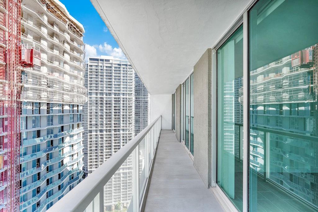 55 SE 6th St # 3703