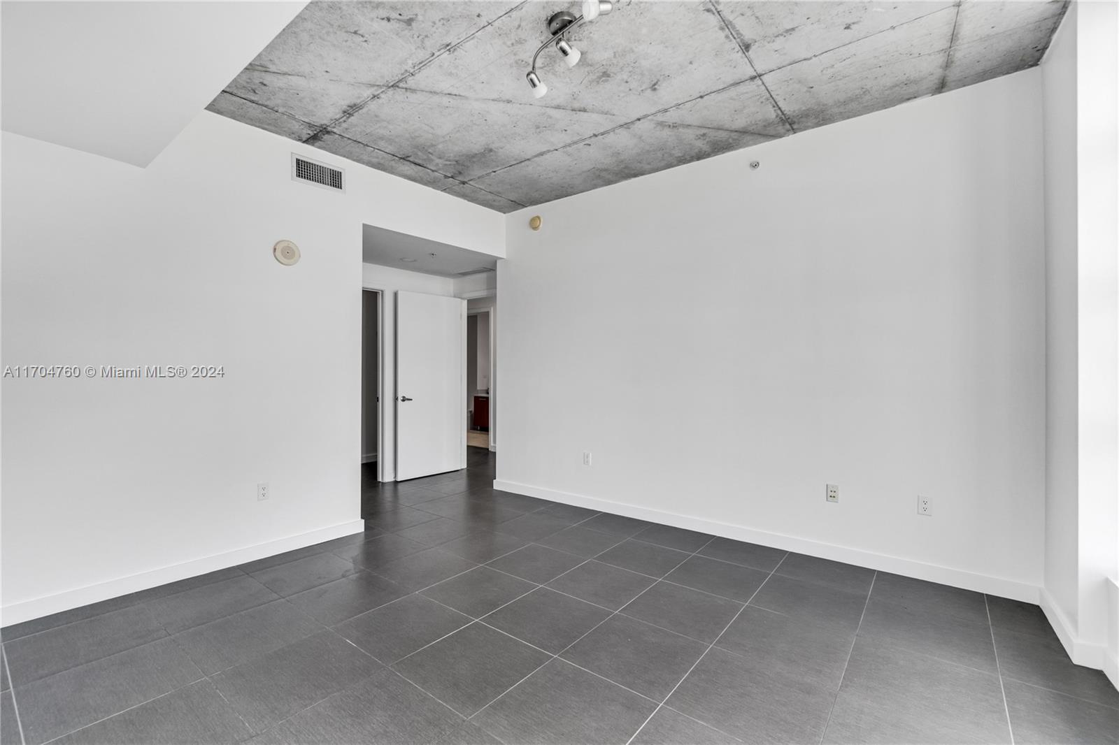 3301 NE 1st Ave # H0807