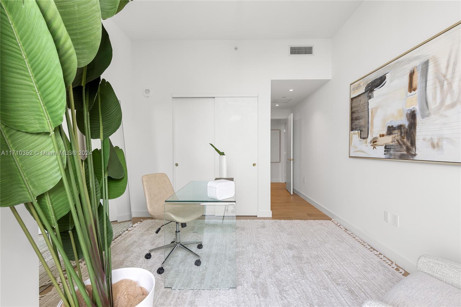 2678 Tigertail Ave. # 501
