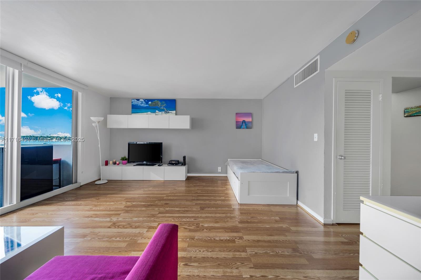 1200 West Ave # 327