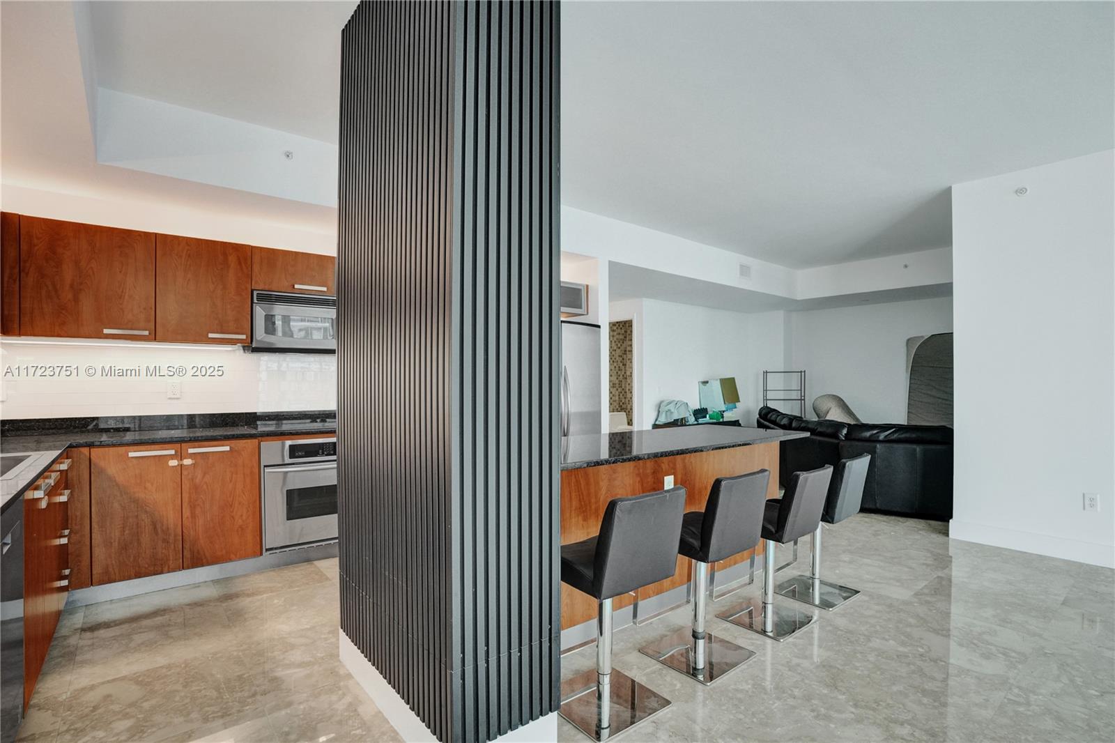 3131 NE 188th St # 803 Unit: 2-803