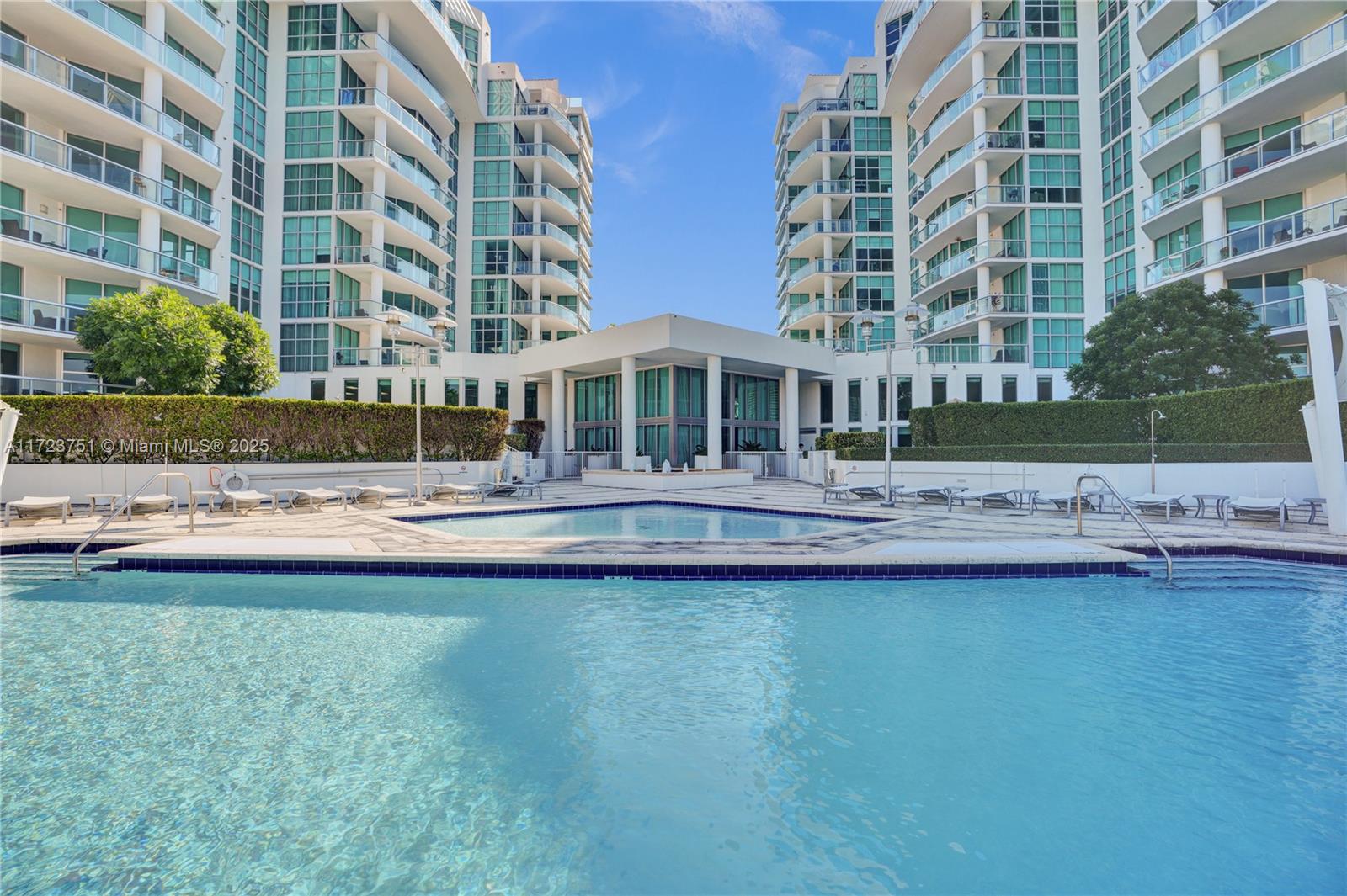 3131 NE 188th St # 803 Unit: 2-803