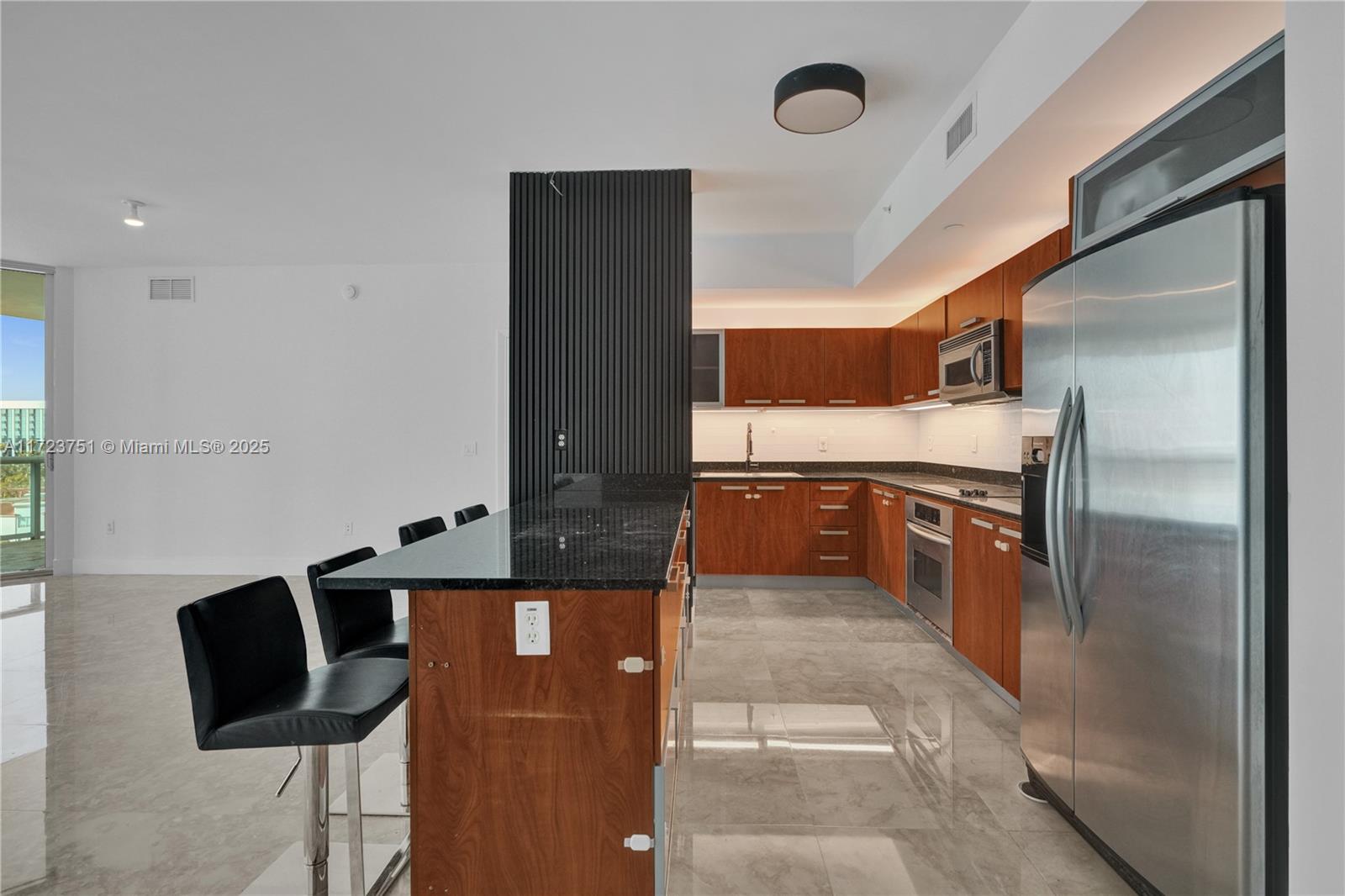 3131 NE 188th St # 803 Unit: 2-803