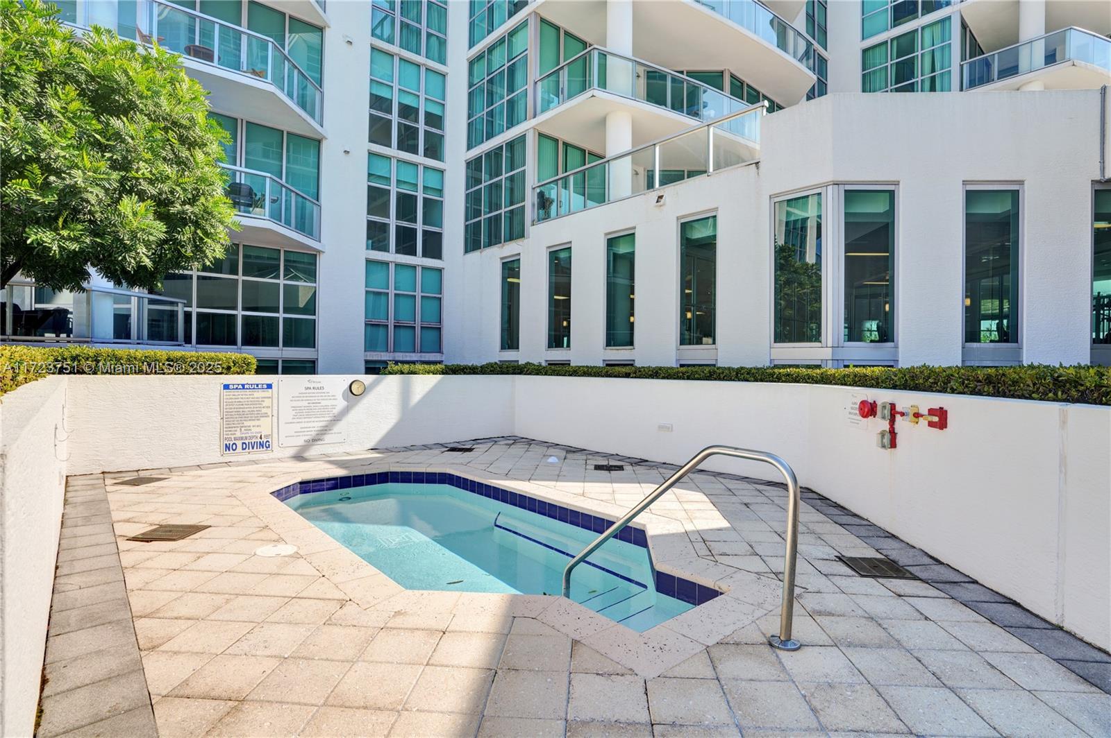 3131 NE 188th St # 803 Unit: 2-803