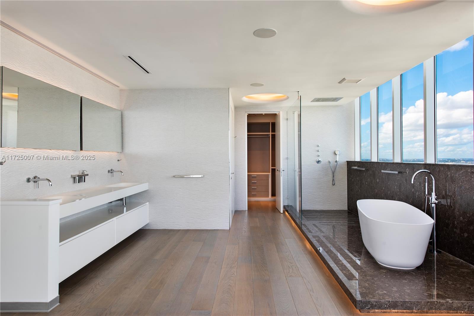 2020 N Bayshore Dr # 4502