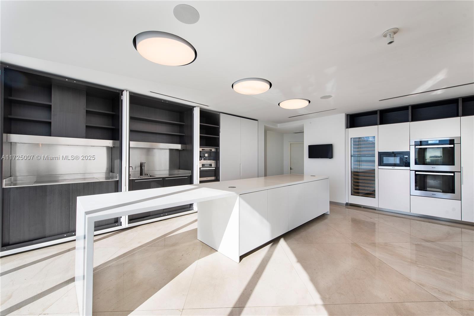 2020 N Bayshore Dr # 4502