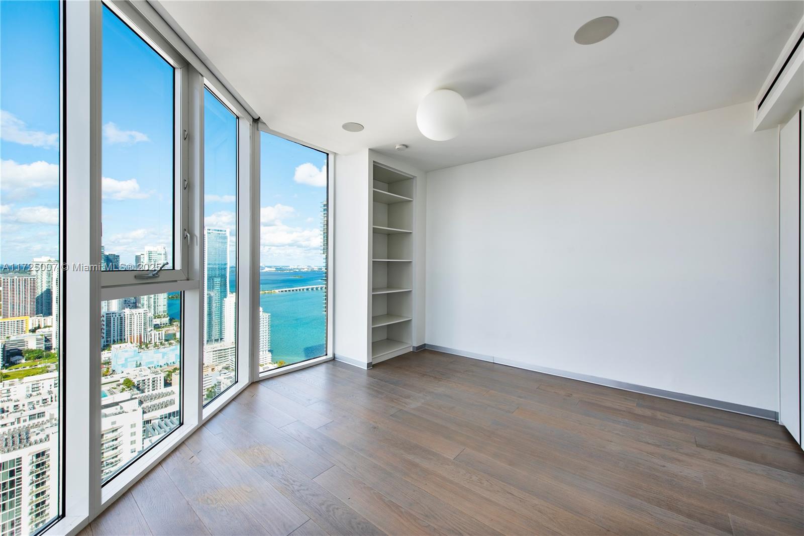 2020 N Bayshore Dr # 4502