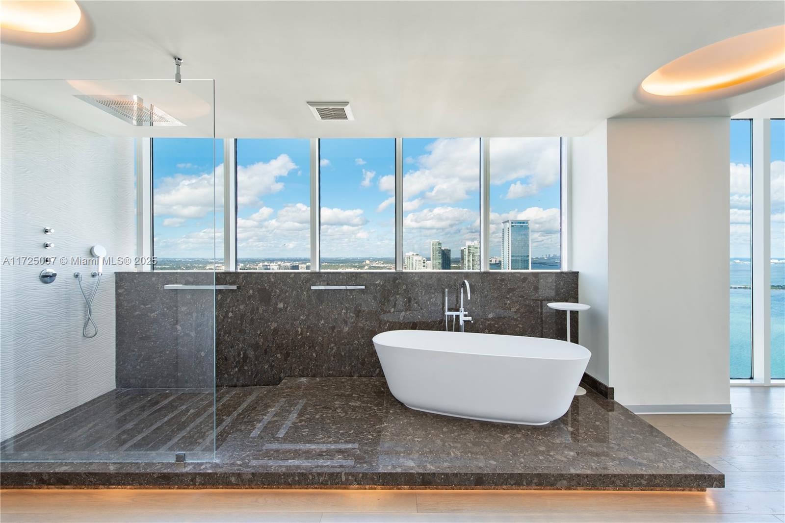 2020 N Bayshore Dr # 4502