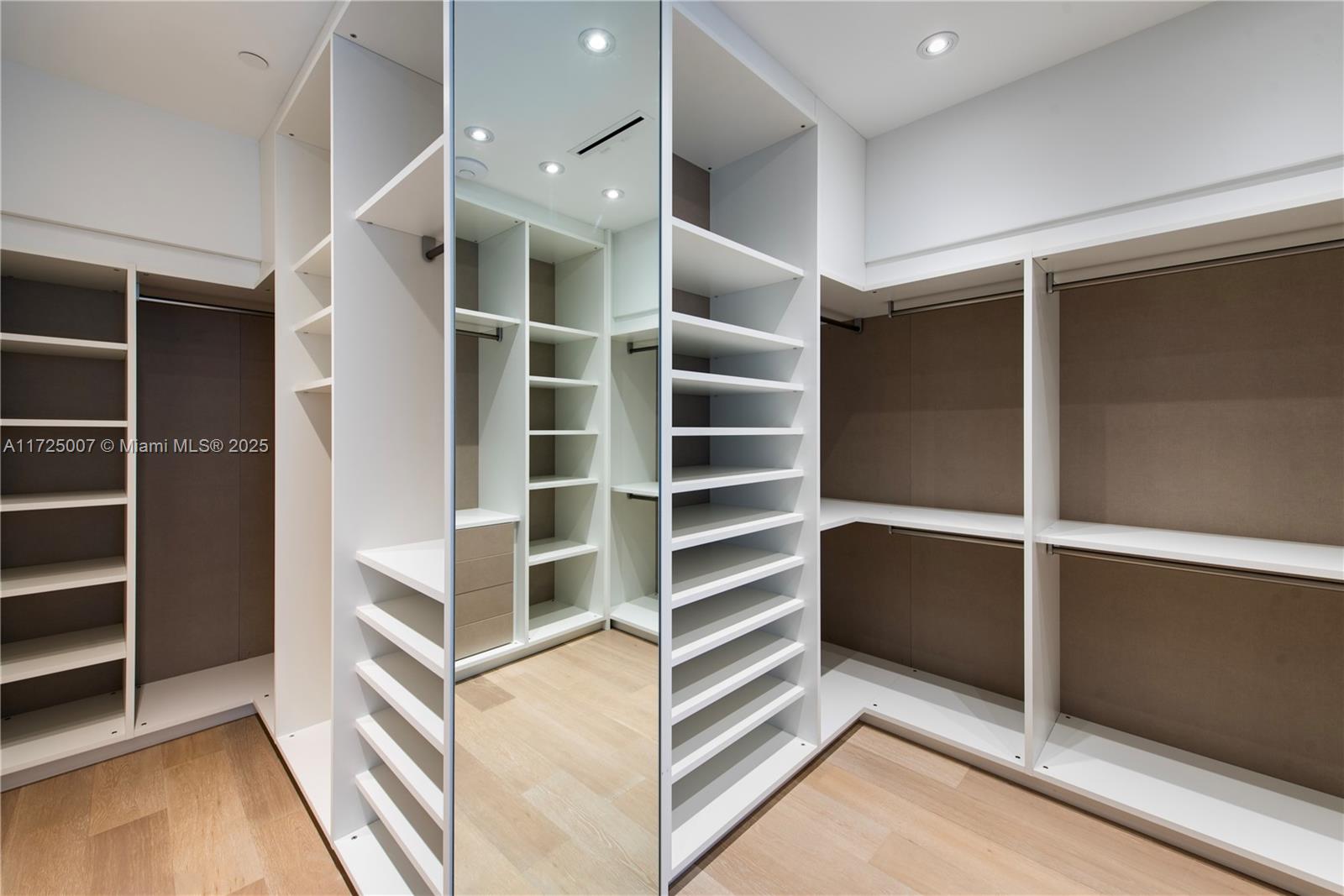 2020 N Bayshore Dr # 4502