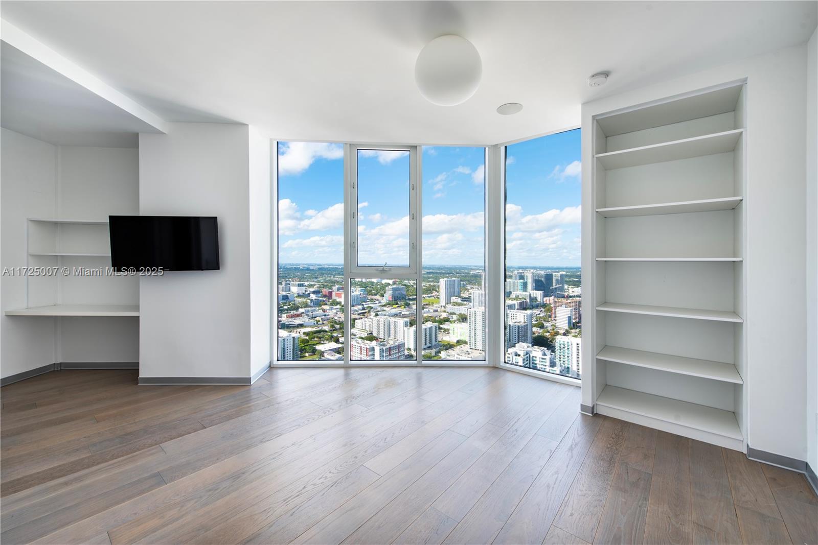 2020 N Bayshore Dr # 4502