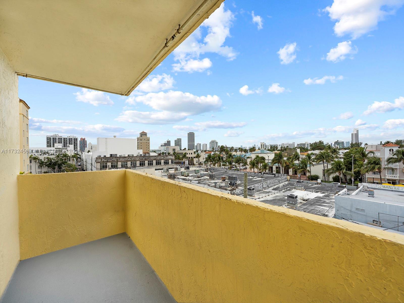 1334 Collins Ave # 504