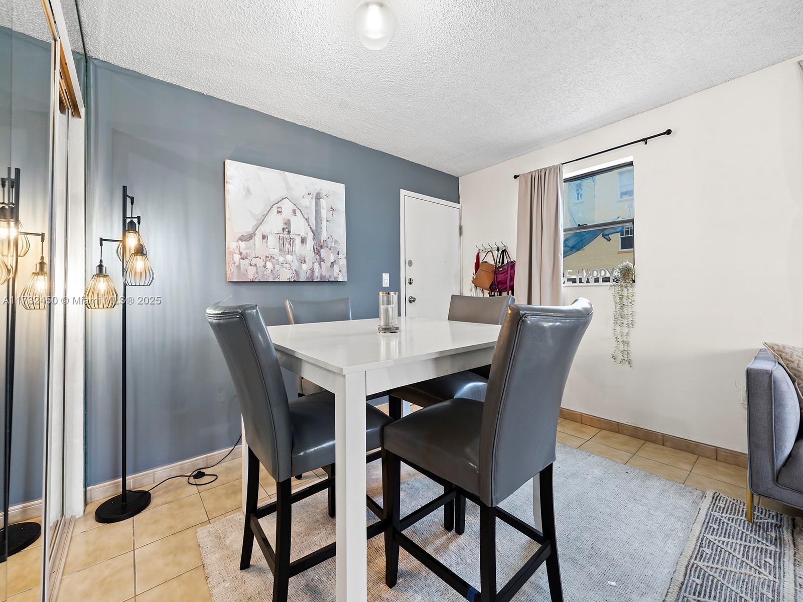 1334 Collins Ave # 504