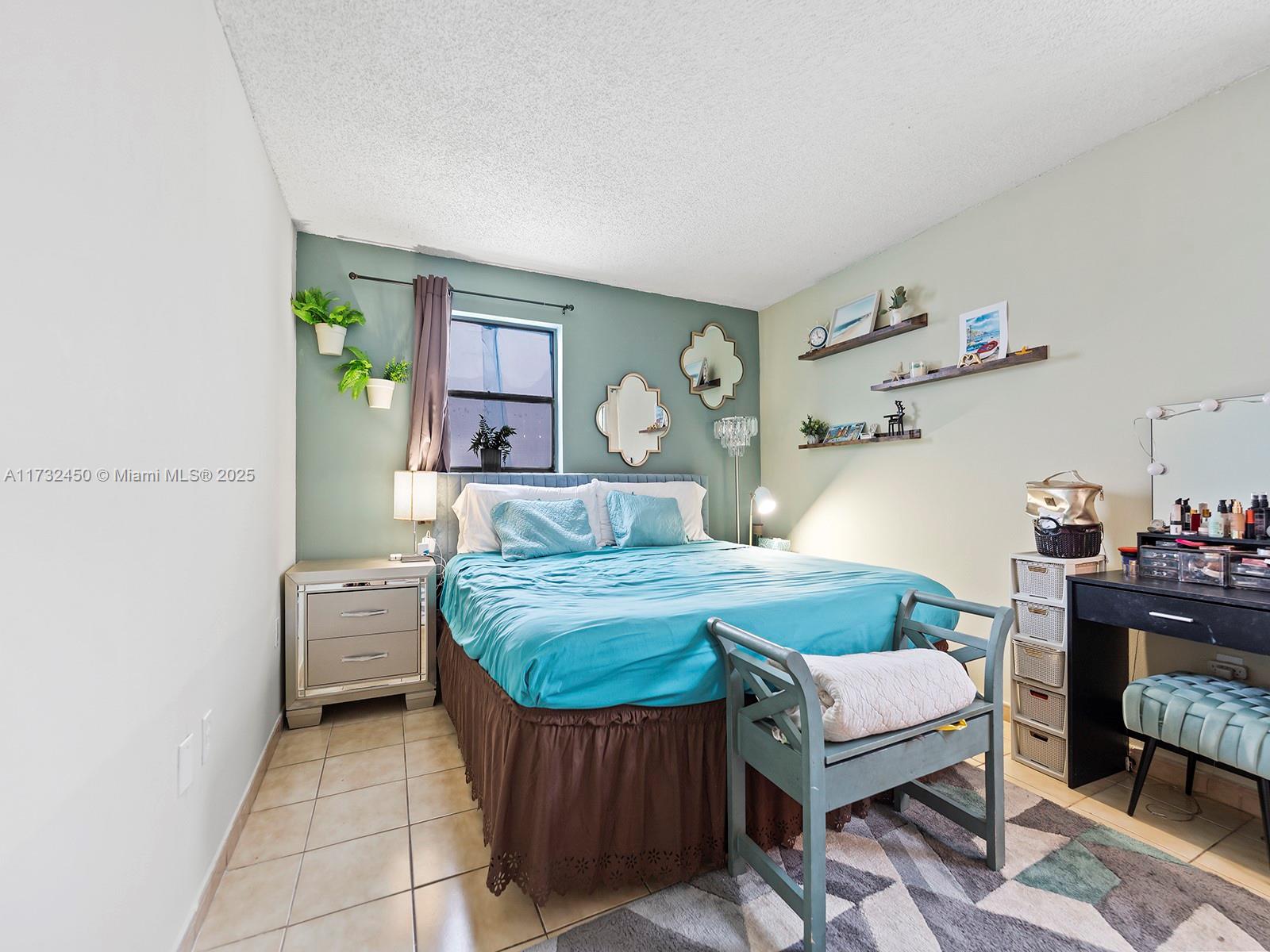 1334 Collins Ave # 504