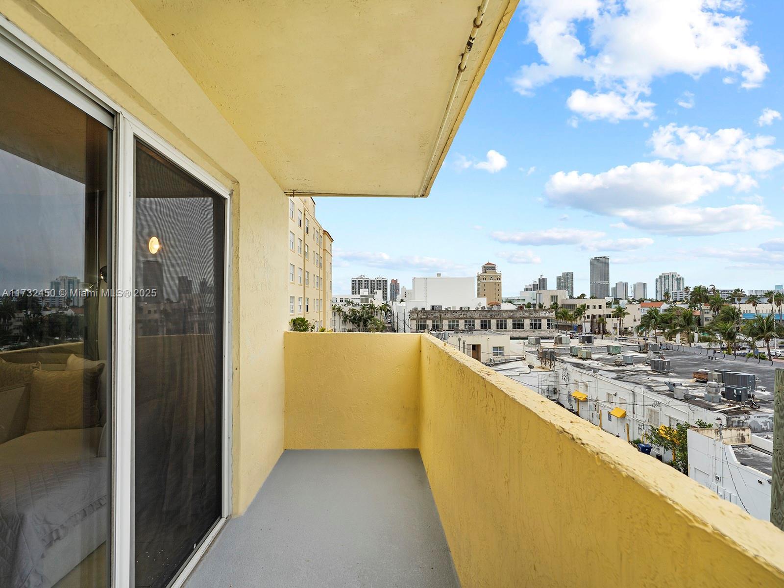 1334 Collins Ave # 504