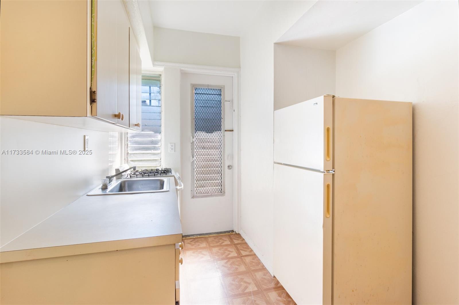 835 Alton Rd # 12A
