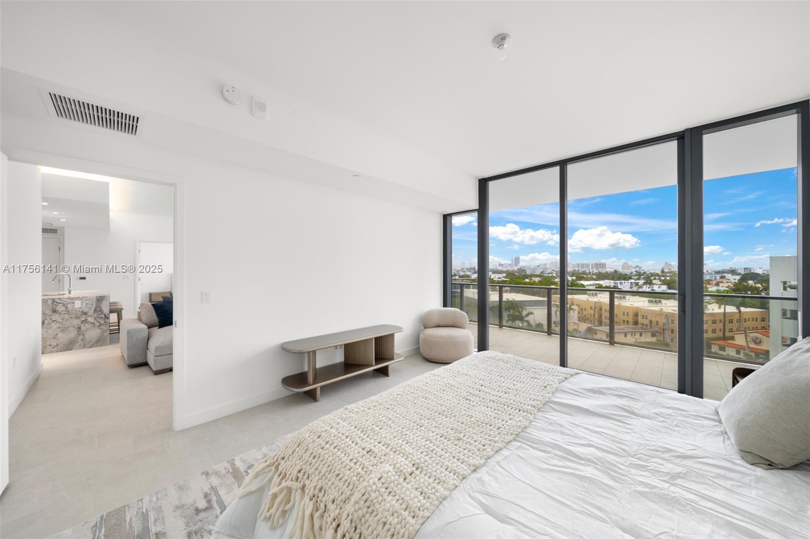 500 Alton # 907
