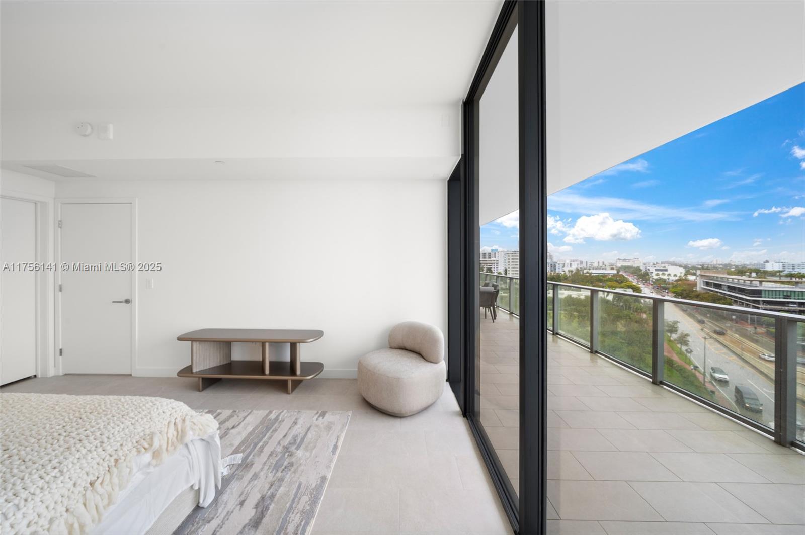 500 Alton # 907