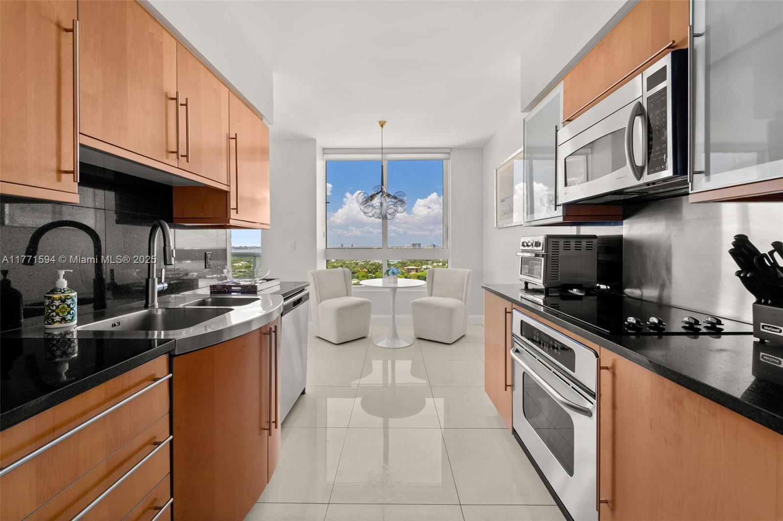 6365 Collins Ave # 2007