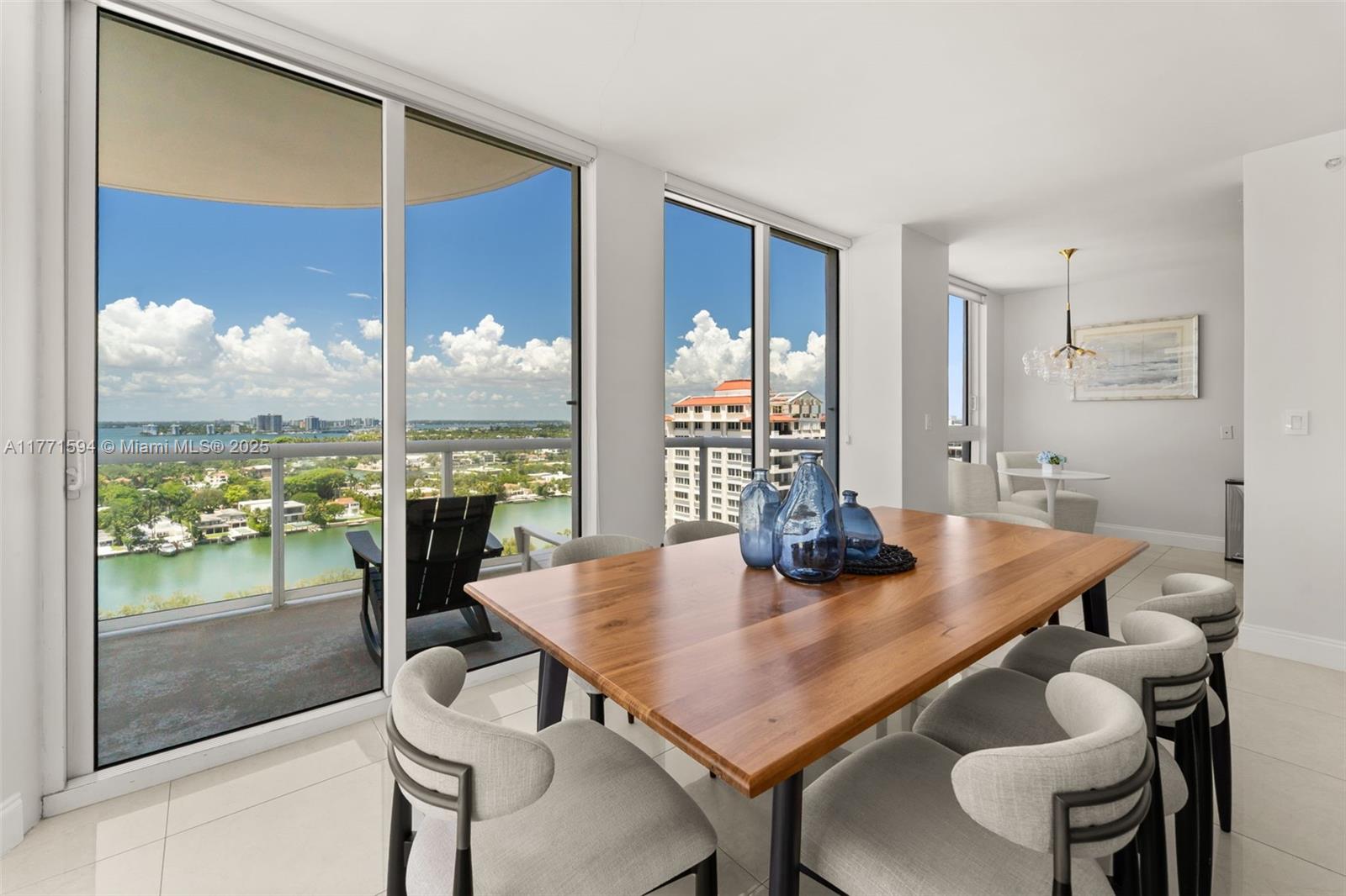 6365 Collins Ave # 2007