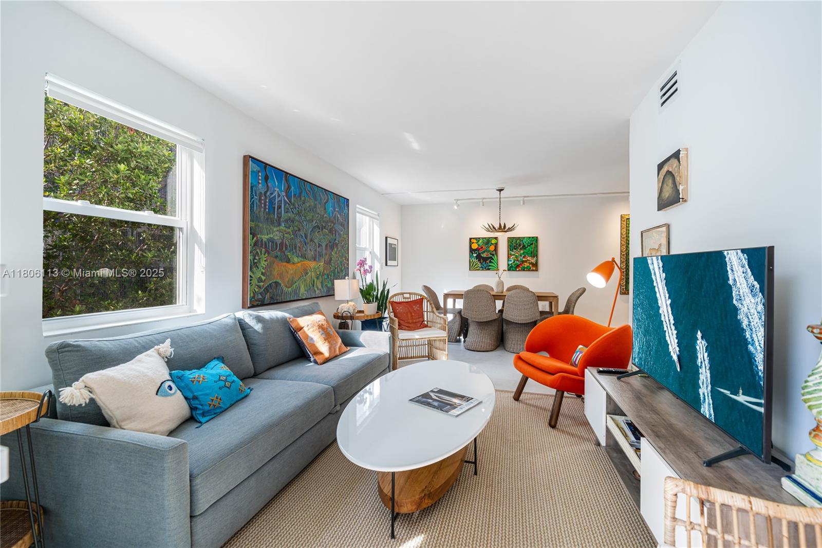 61 Collins Ave # 304