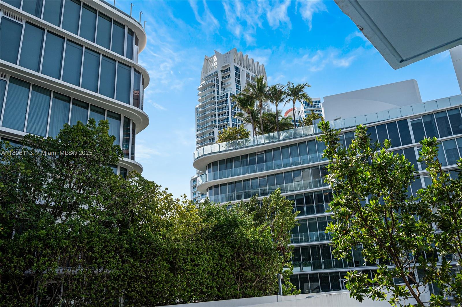 61 Collins Ave # 304