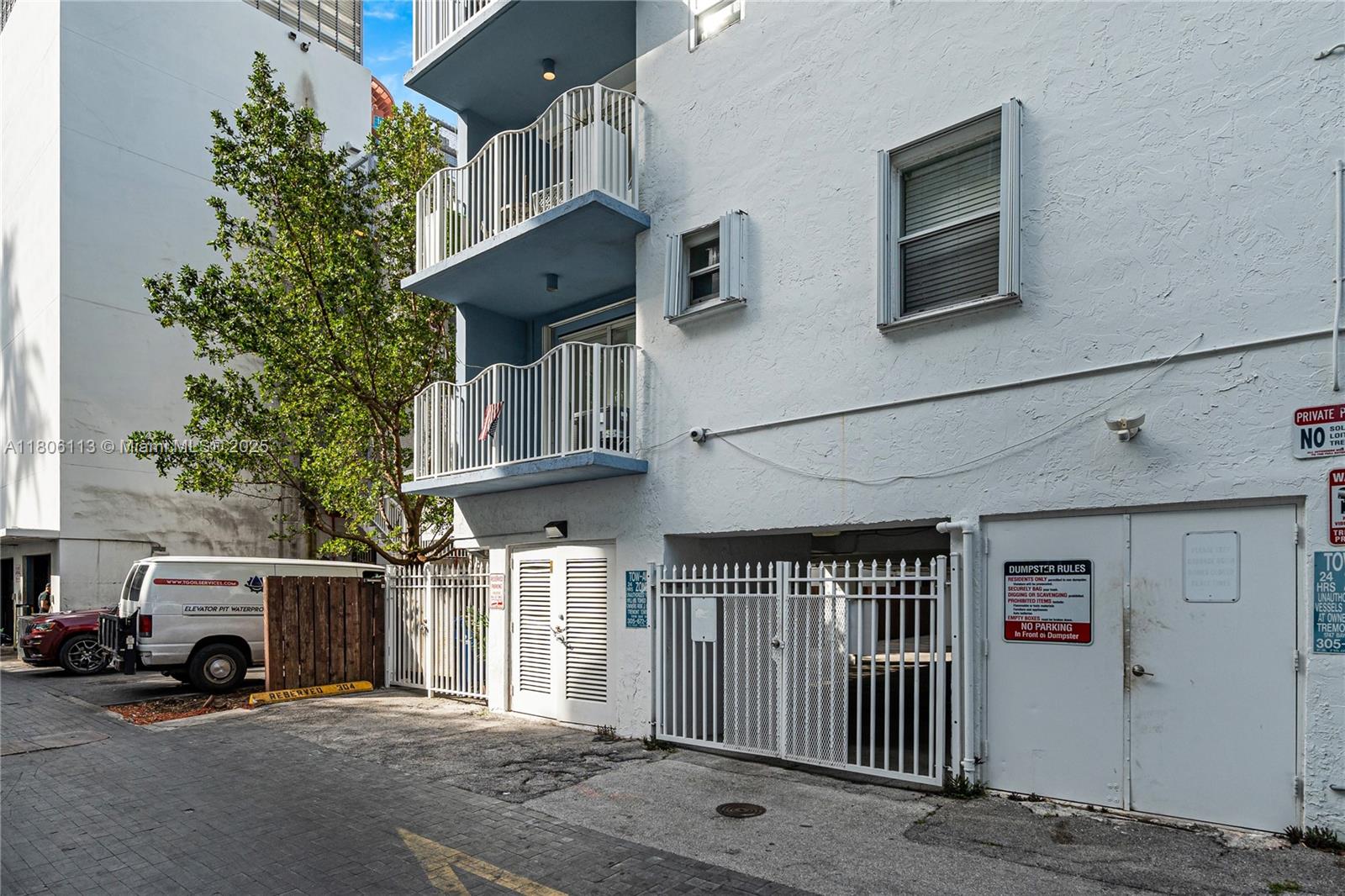 61 Collins Ave # 304