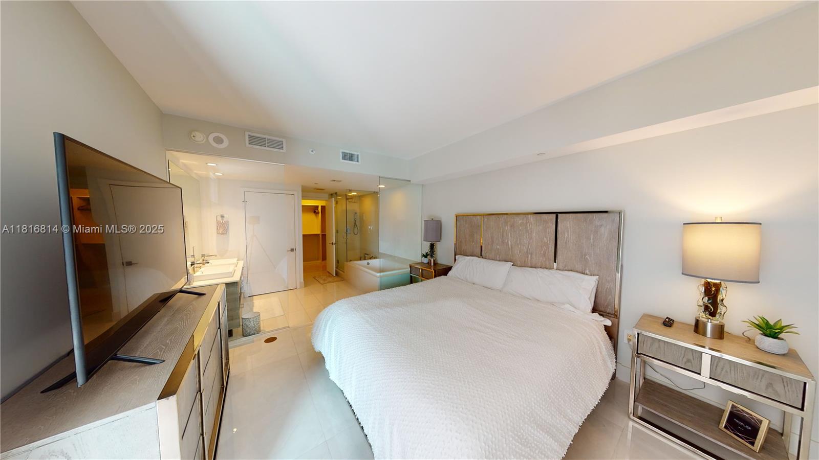 650 NE 32nd St # 2005, Miami Unit: 2005