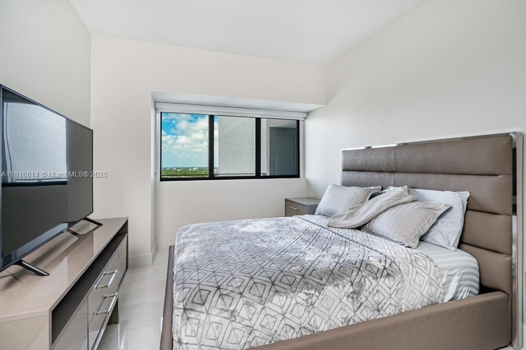 650 NE 32nd St # 2005, Miami Unit: 2005