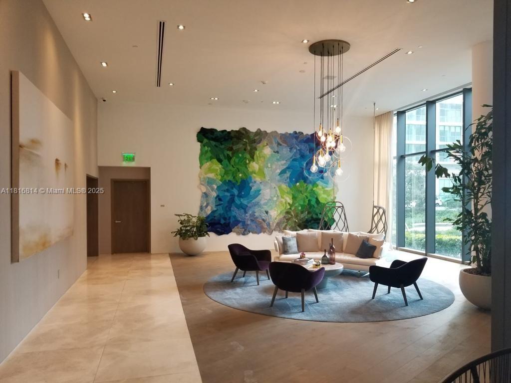 650 NE 32nd St # 2005, Miami Unit: 2005