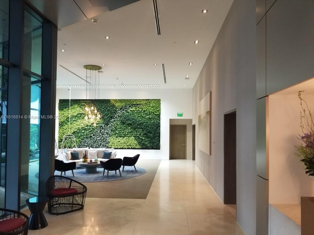 650 NE 32nd St # 2005, Miami Unit: 2005