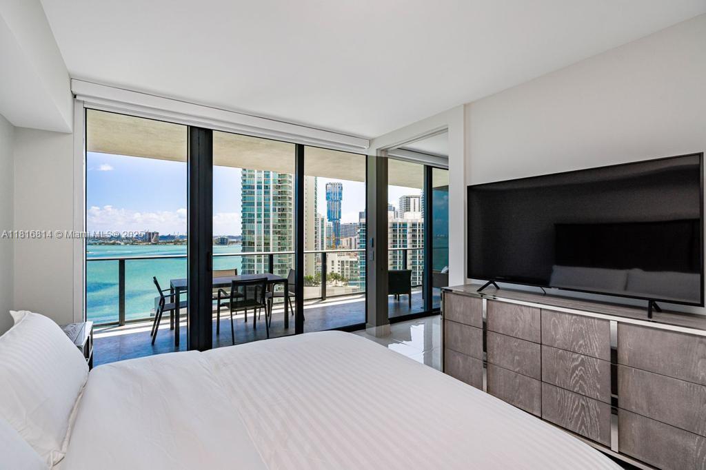 650 NE 32nd St # 2005, Miami Unit: 2005