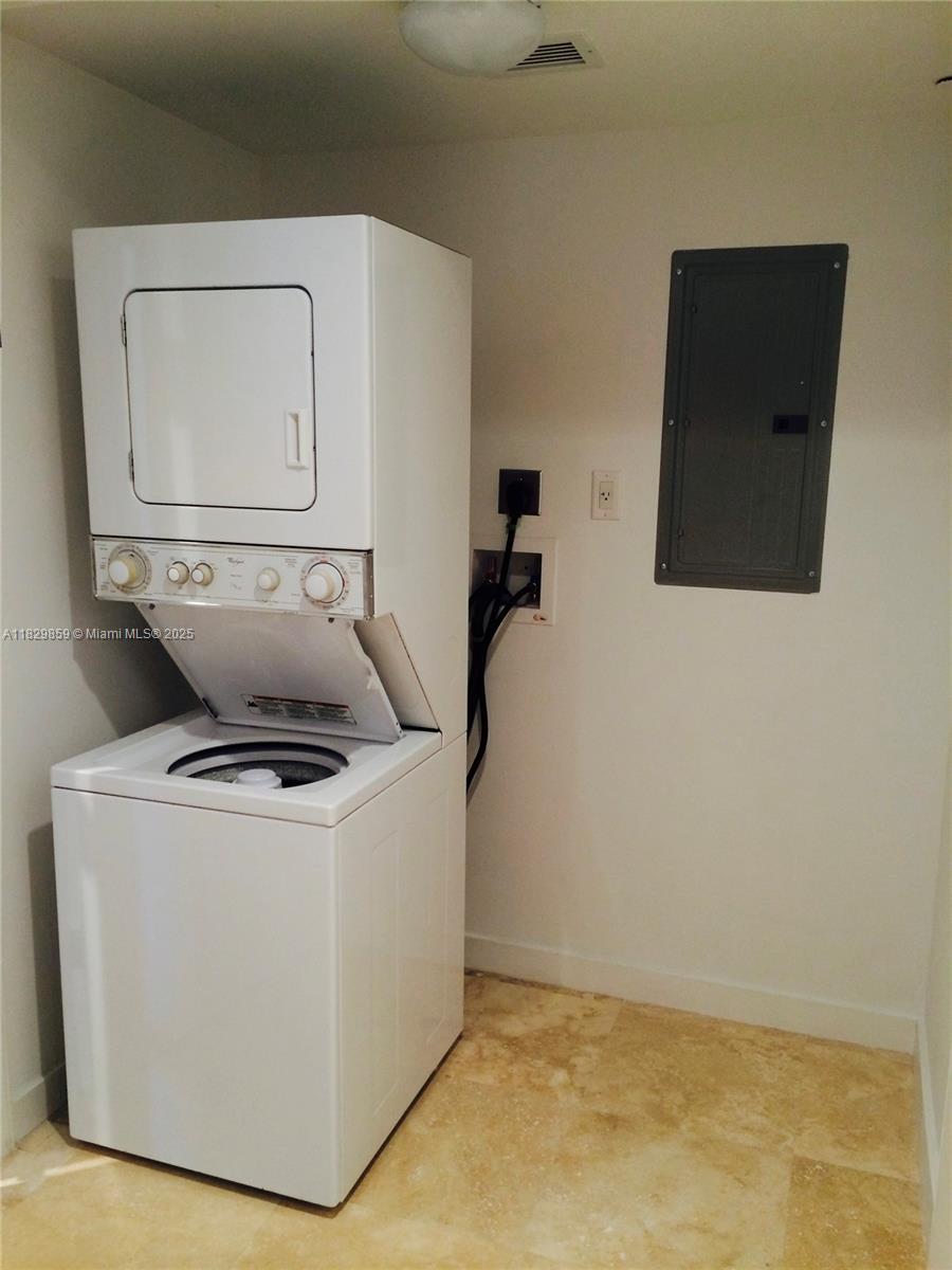 1060 BRICKELL AV # 2611