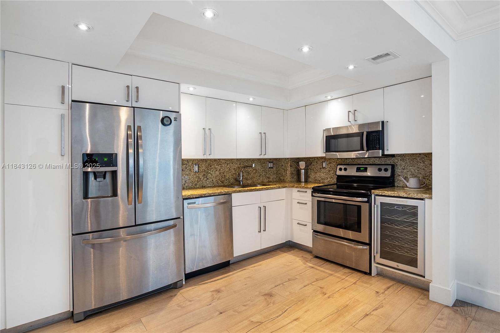 2000 Towerside Ter # 9 Unit: PH-9