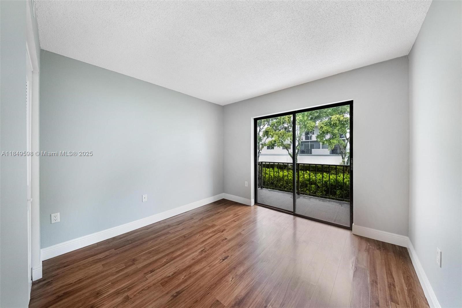 9020 NE 8th Ave # 2G