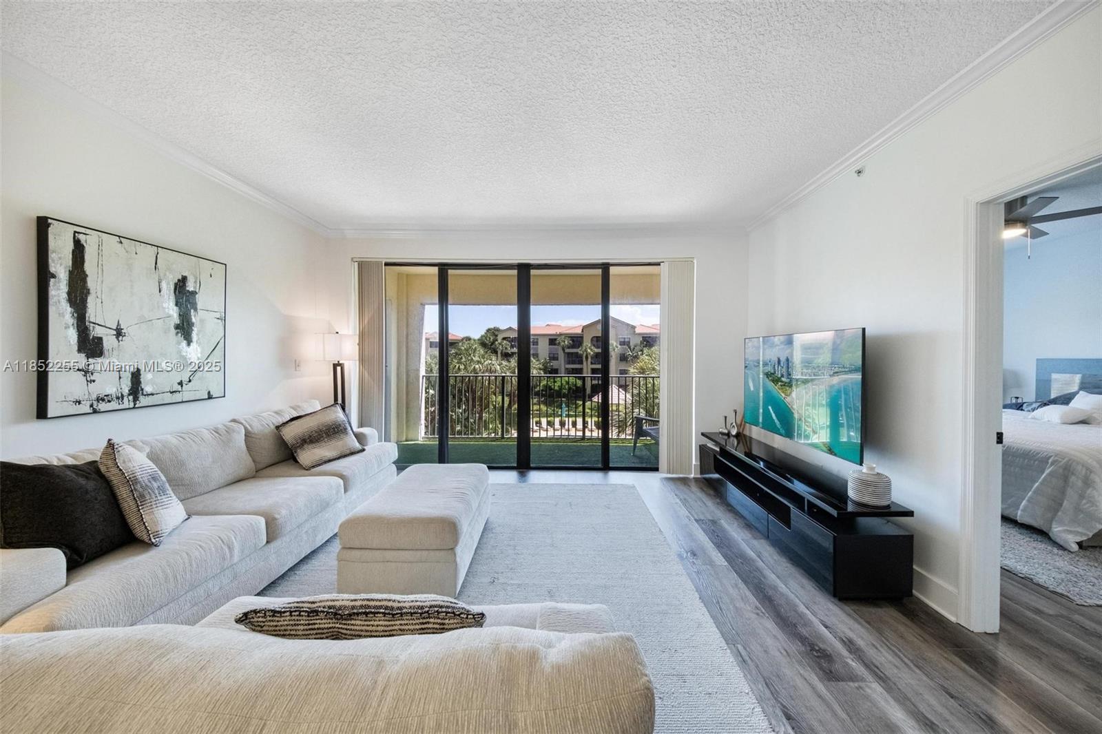 800 Uno Lago Dr # 301