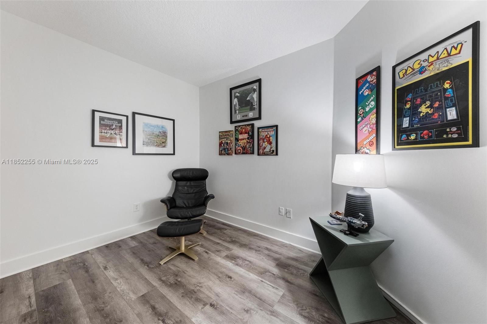 800 Uno Lago Dr # 301