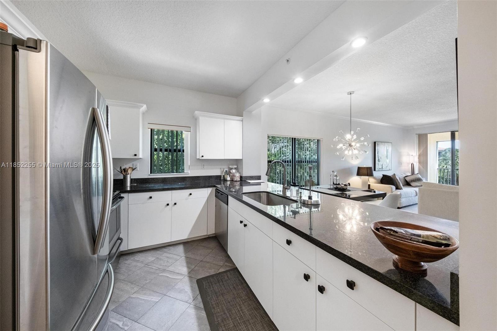 800 Uno Lago Dr # 301