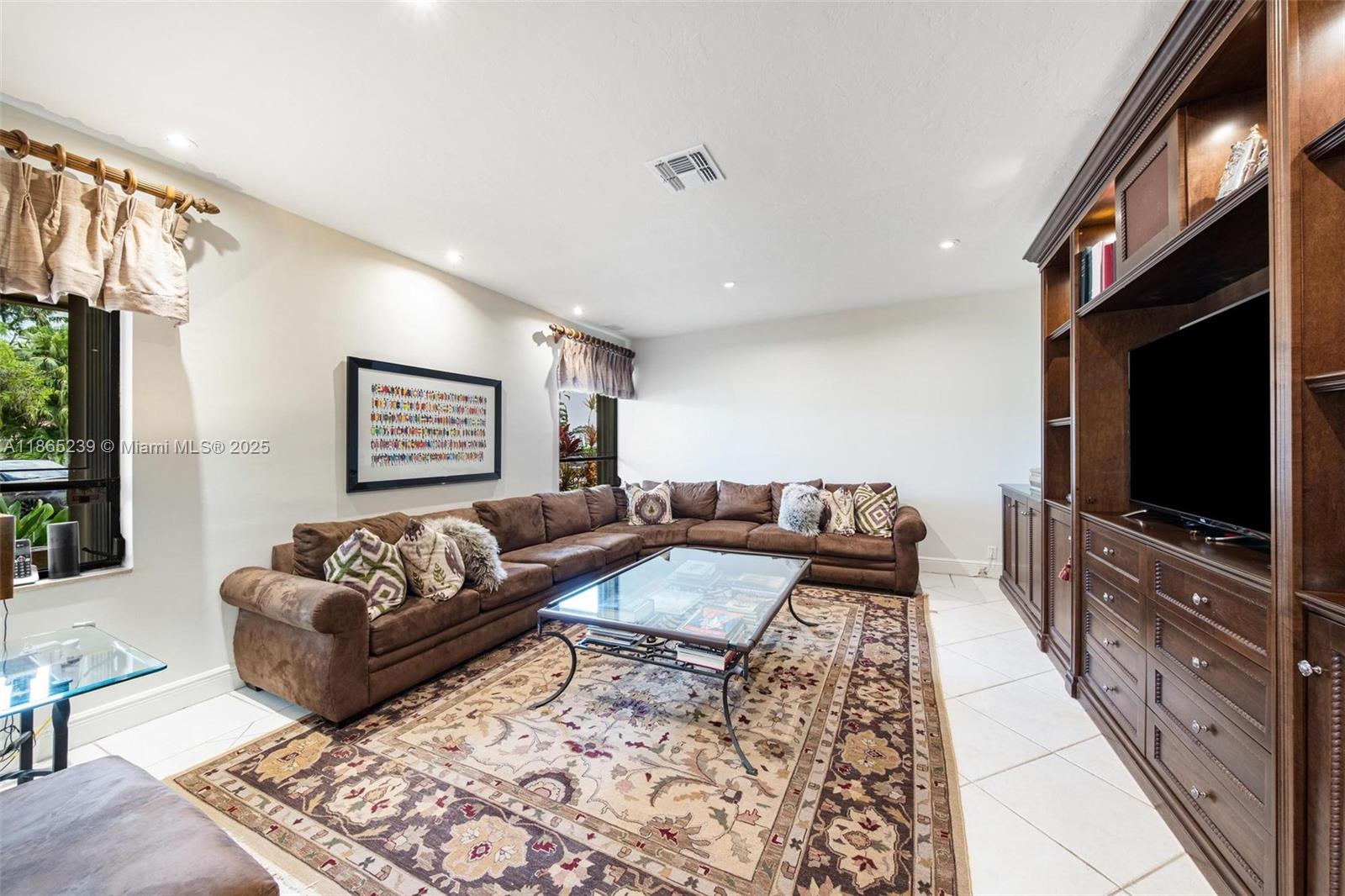2362 NE 212th Ter