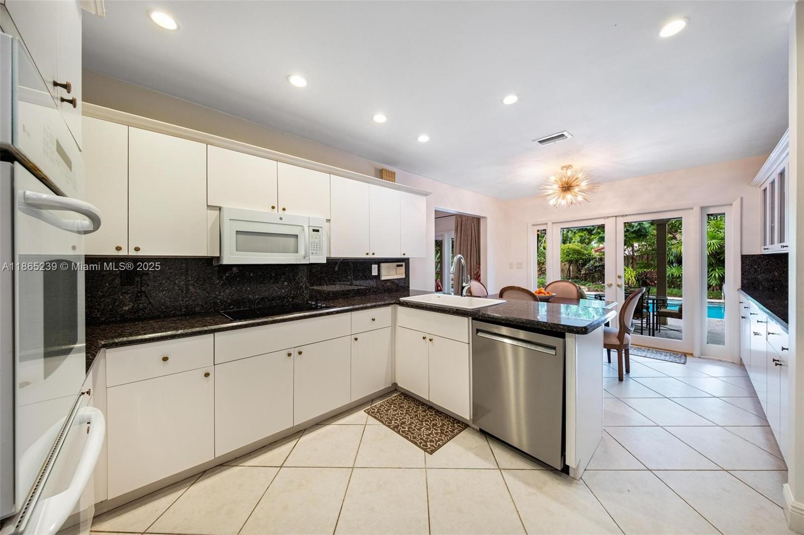2362 NE 212th Ter