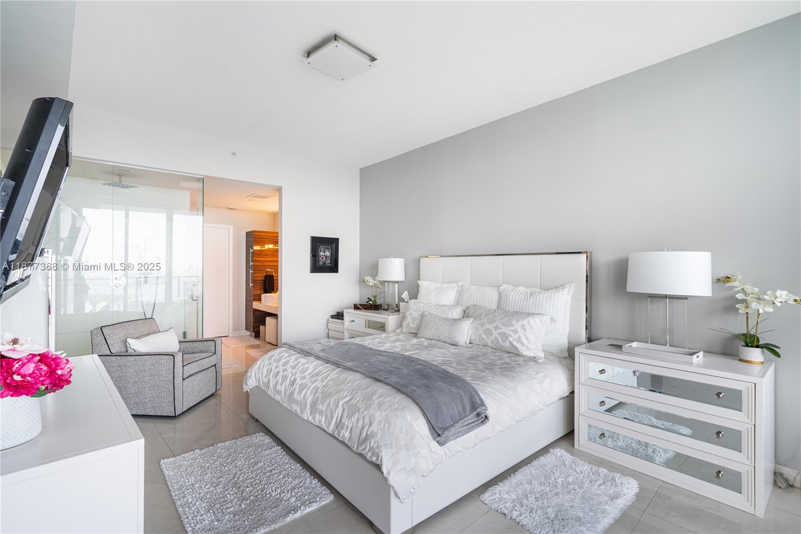 2020 N Bayshore Dr # 4004