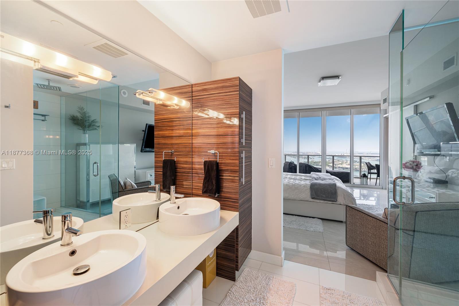 2020 N Bayshore Dr # 4004