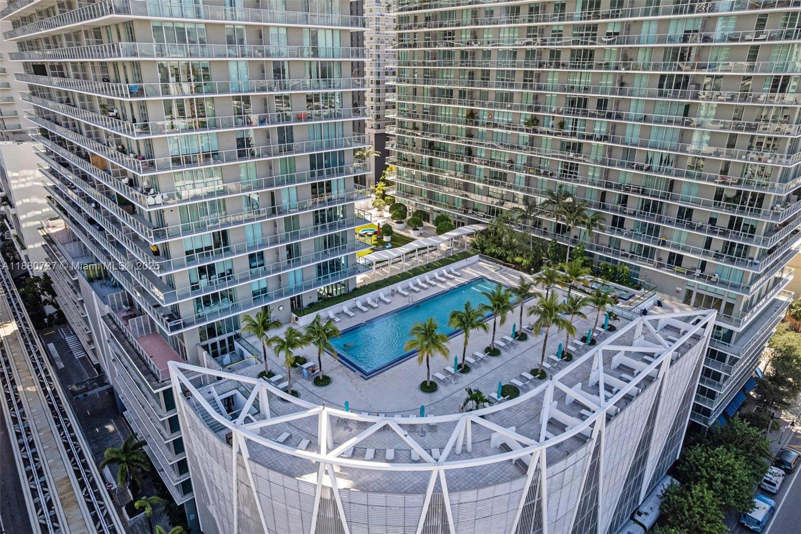 1111 SW 1st Ave Unit: 2721-N