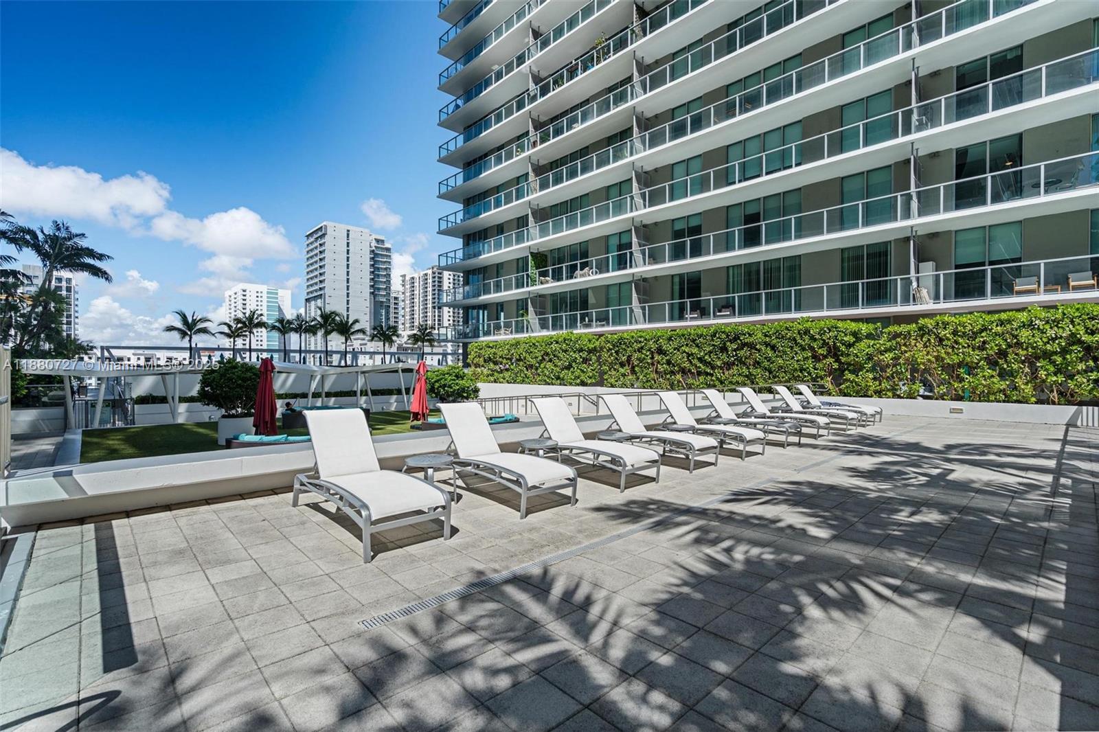 1111 SW 1st Ave Unit: 2721-N