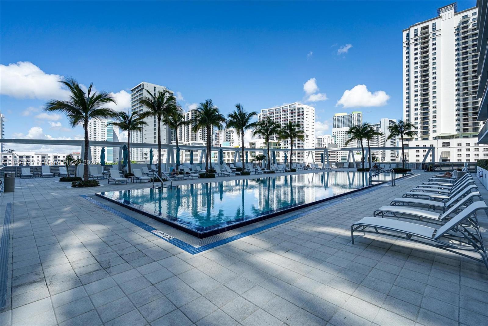 1111 SW 1st Ave Unit: 2721-N