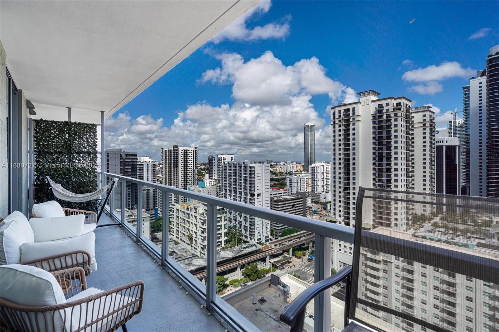 1111 SW 1st Ave Unit: 2721-N