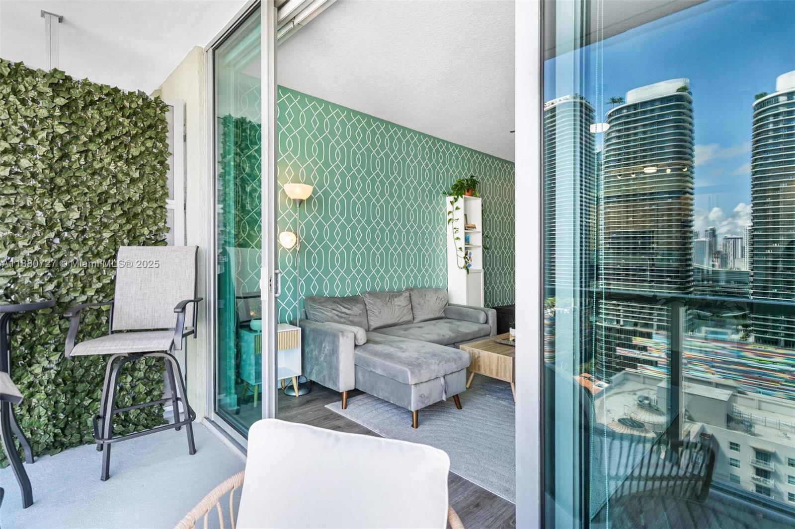 1111 SW 1st Ave Unit: 2721-N