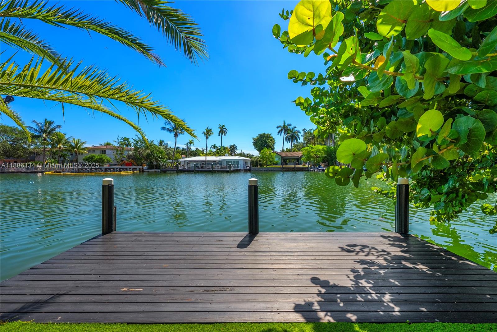 410 S Shore Dr