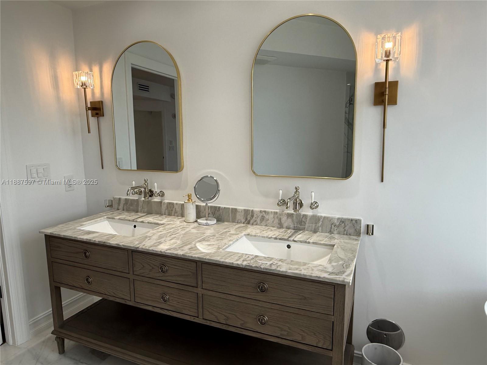 9751 E Bay Harbor Dr # 9C