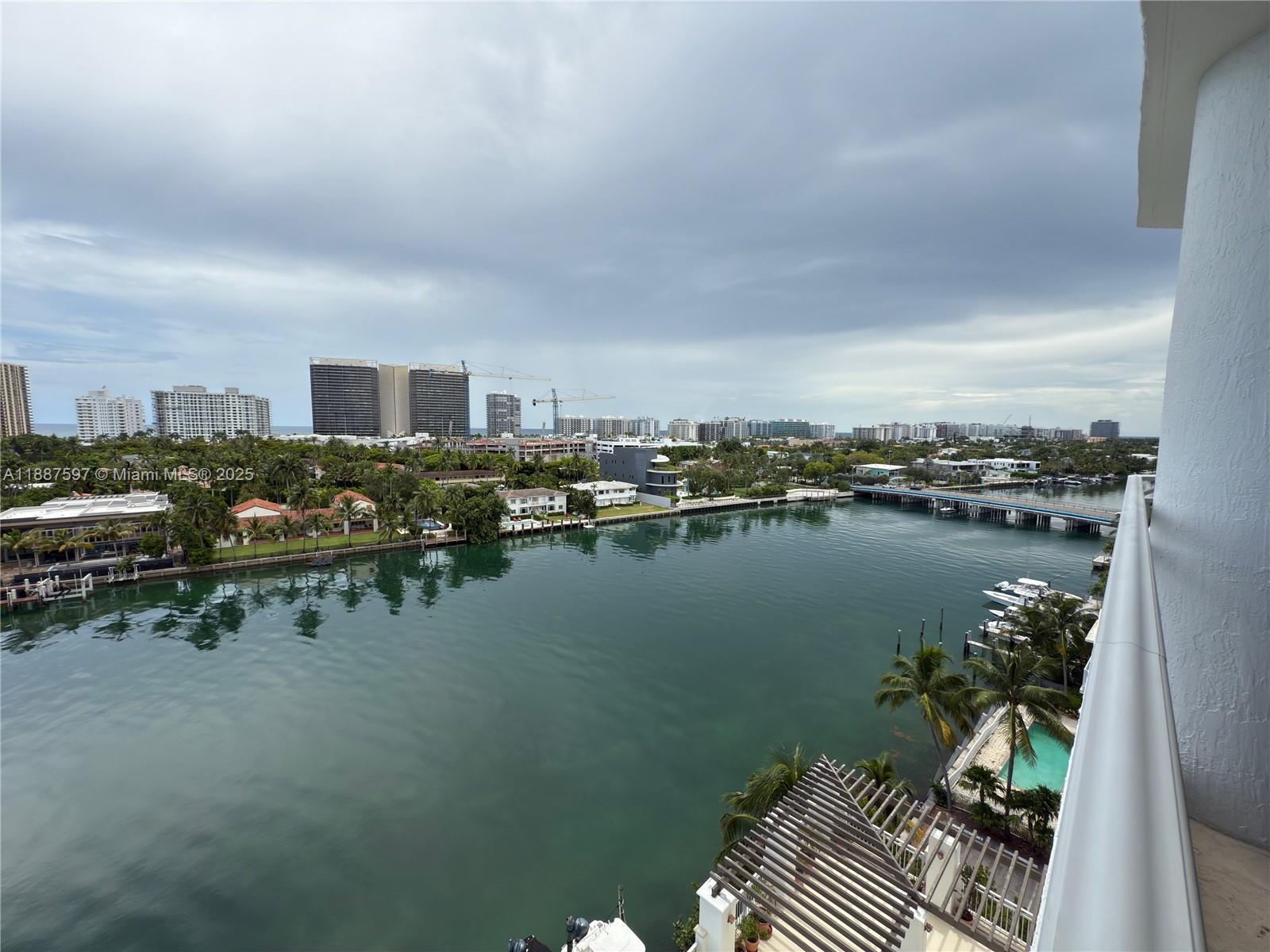 9751 E Bay Harbor Dr # 9C